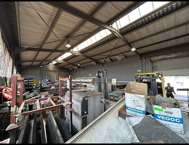 486M² WAREHOUSE TO LET IN SPARTAN